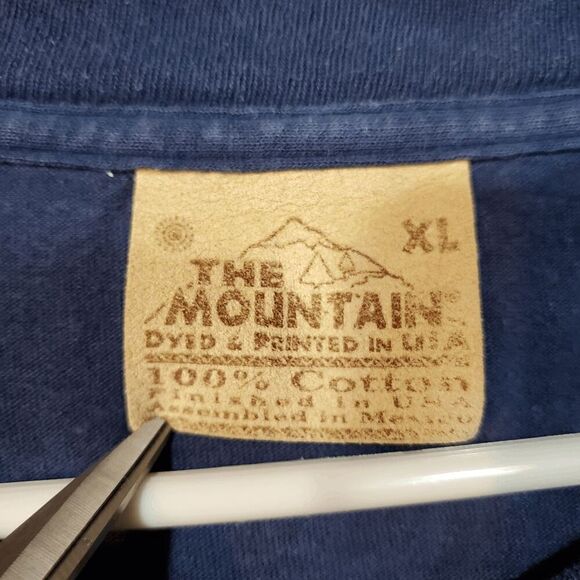 9/11 Firefighter Shirt Mens XL Blue The Mountain Piedye Dept Rescue US Flag Vtg - Picture 2 of 6